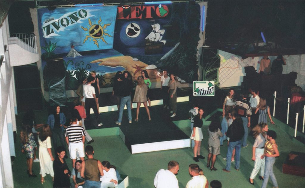 Bašta kluba Zeleno Zvono u Zrenjaninu